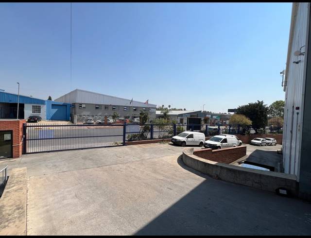 1,798M² WAREHOUSE TO LET IN STRIJDOMPARK